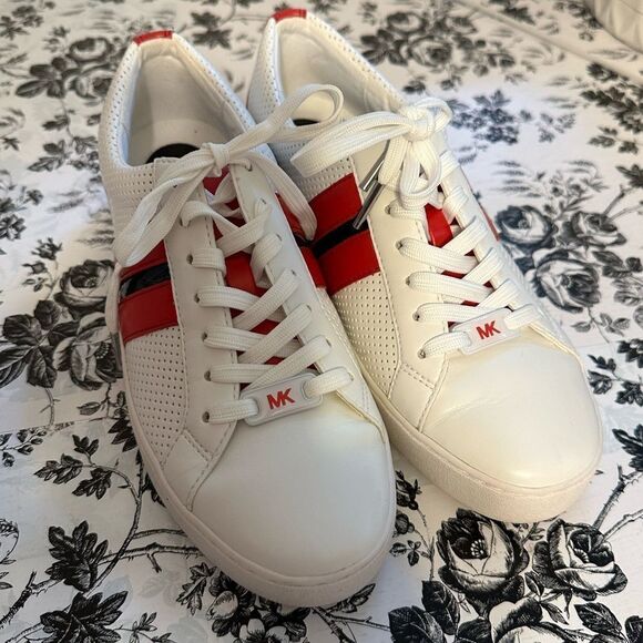 MICHAEL KORS Catelyn Stripe Lace Up Nappa Size 7 Like NEW - Picture 2 of 9